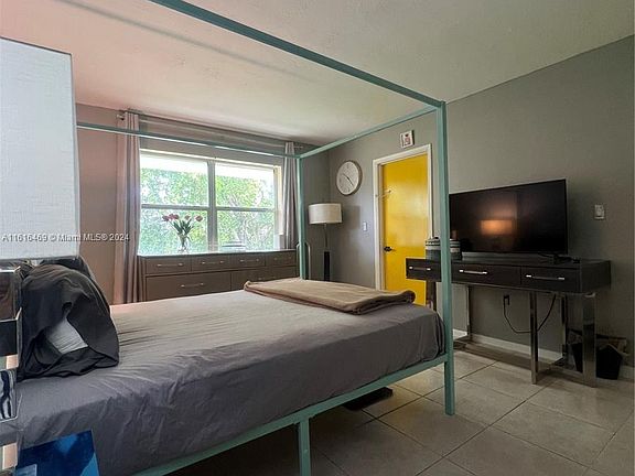 5th image of 19051 NE 2nd Ave APT 1515