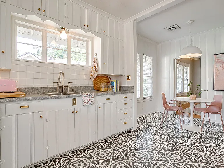 2718 Cockrell Ave — Photo 10