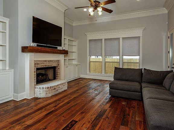 4th image of 12044 Amsterdam Ave
