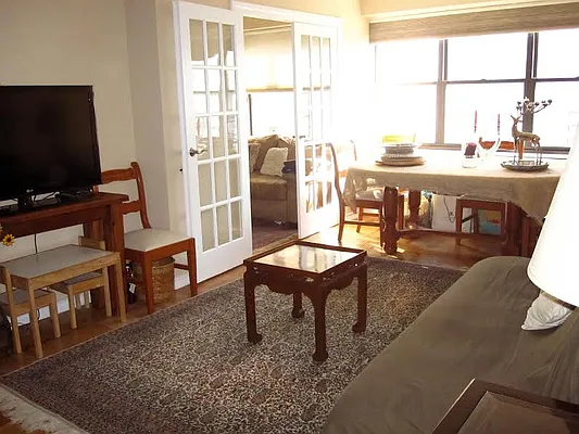 Sold by La Seven Inc. | media 35