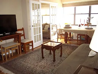 Sold by La Seven Inc.