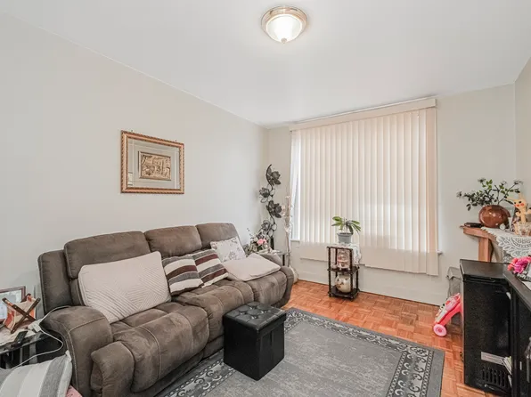 59 Bay 22nd Street image 8 of 18