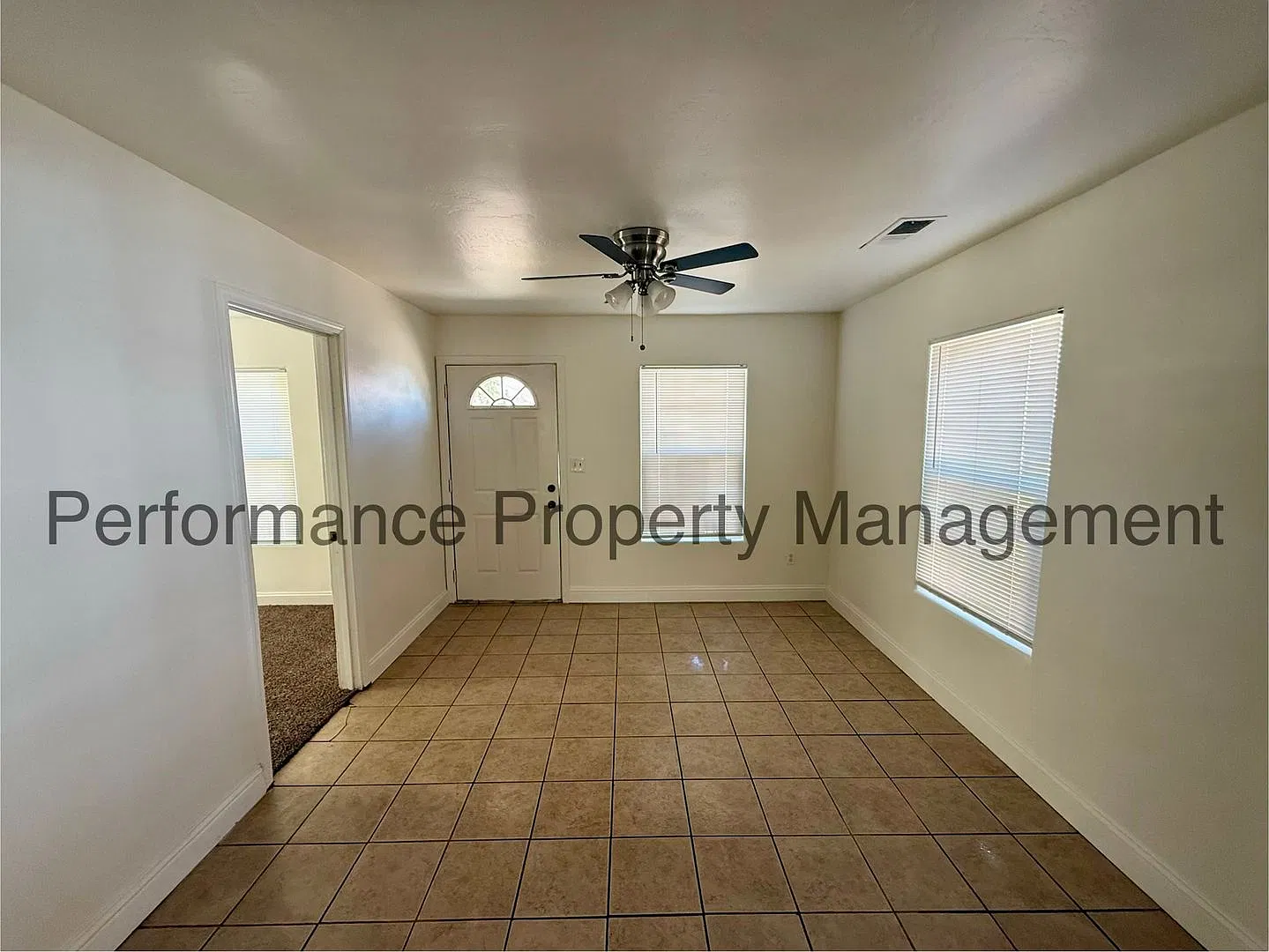 Cute 3 Bed/1 Bath N Bakersfield Home w/ RBP & Deposit Alternative Option — Photo 2