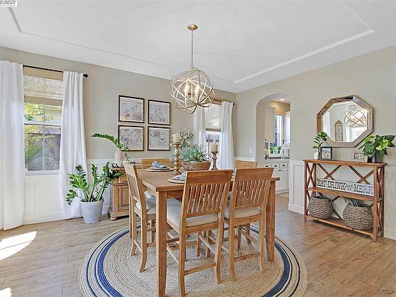 4th image of 5502 Belarus St