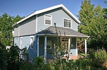 1st image of 587 De Soto St