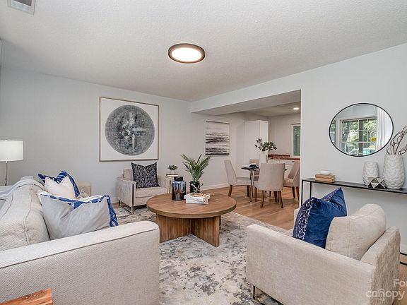 3rd image of 6407 Ivory Palm Dr