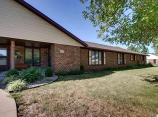 4008 Pine Ridge Dr, Quincy, IL 62305