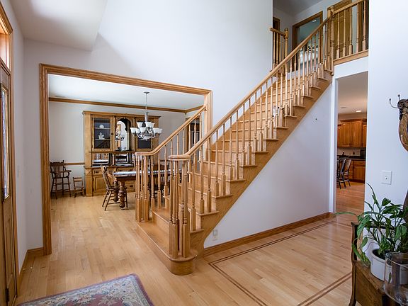 5th image of 1034 Devonshire Dr N
