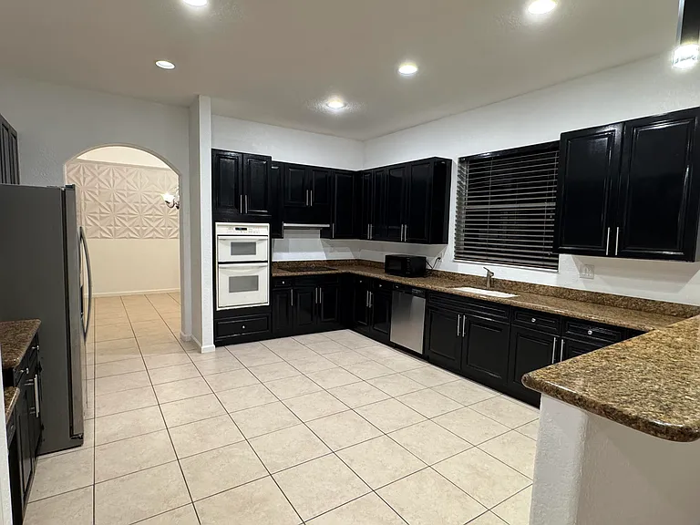 1831 Waldorf Dr — Photo 11