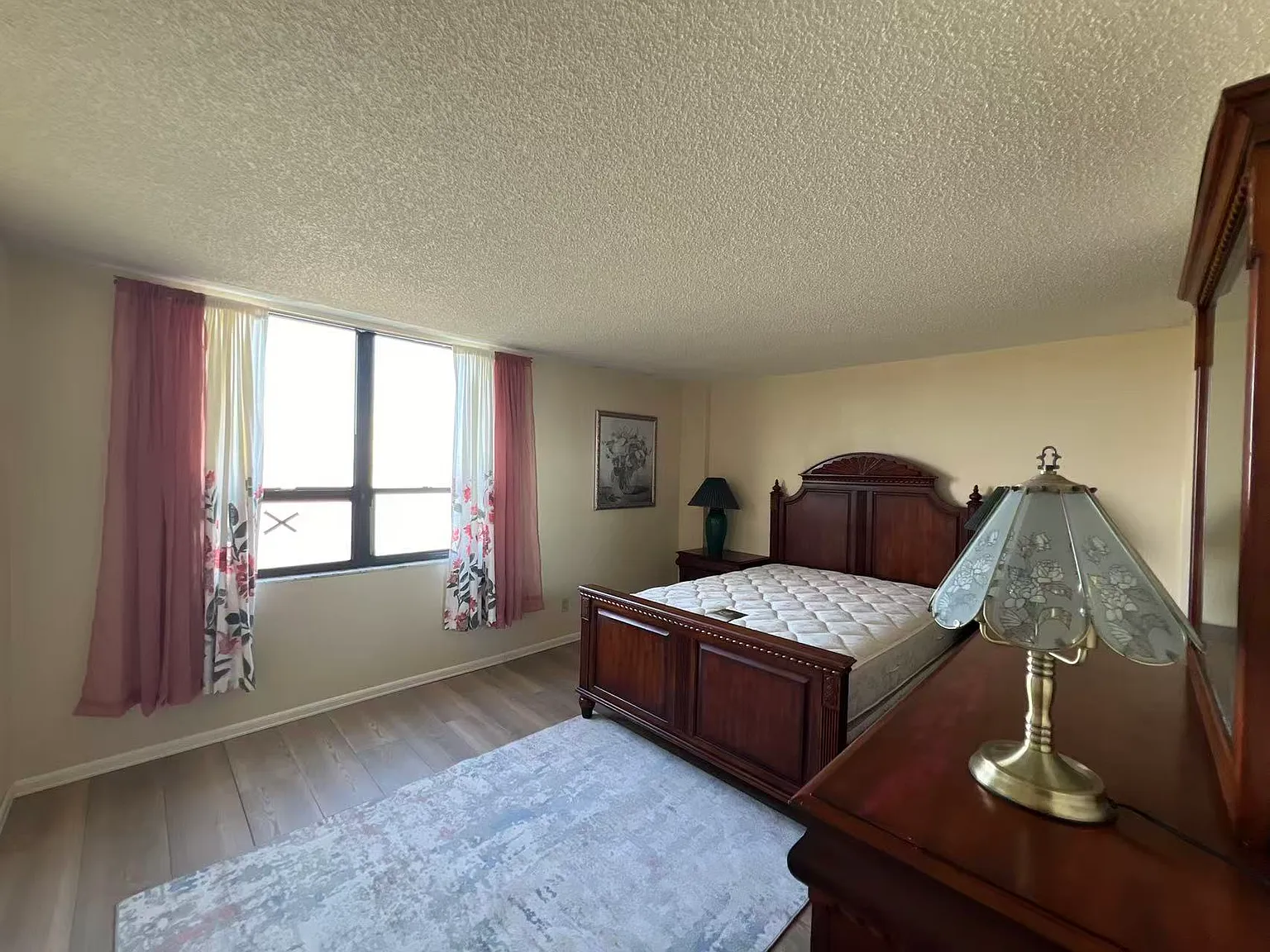 2 bed, 1050 sqft, $2,000 — Photo 4