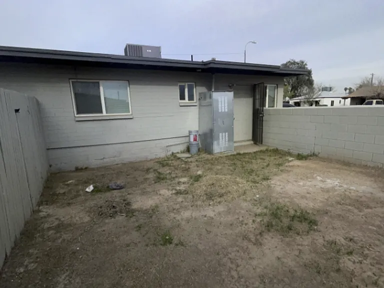 9361 W Polk St #4 — Photo 17