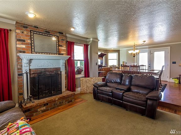 3rd image of 6606 Vickery Ave E
