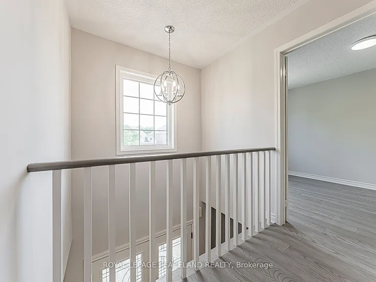 152 Flagstone Way — Photo 32