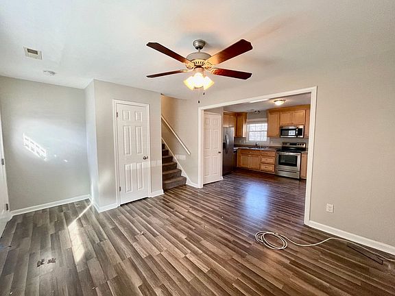 2nd image of 3811 Hyde Park Dr