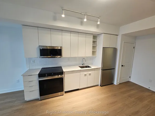 2075 Lakeshore Rd, Burlington, ON