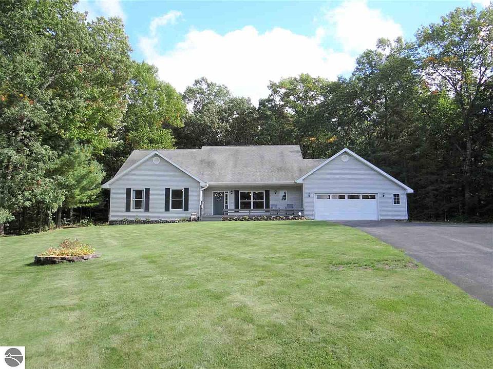 1st image of 1571 White Oak Ln