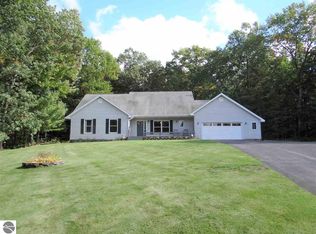 1571 White Oak Ln, Interlochen, MI 49643