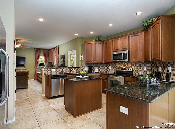 4th image of 813 W San Antonio Ave