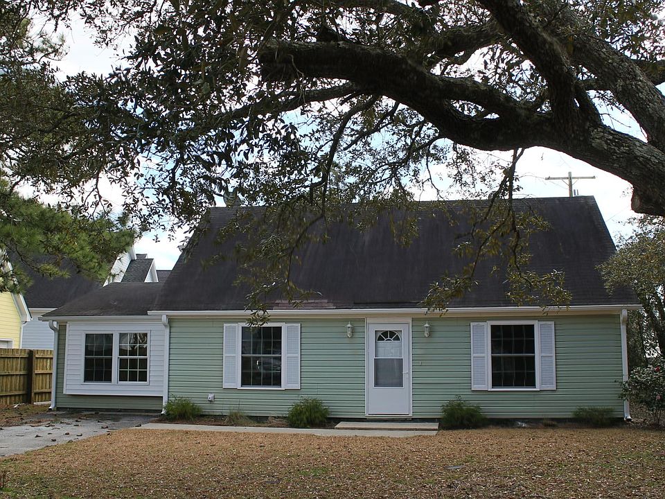 1st image of 104 Laurel Ln