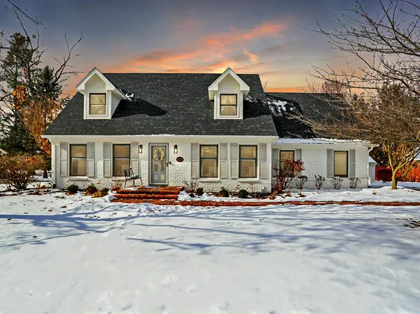 820 Dayton Dr, Carmel, IN 46033