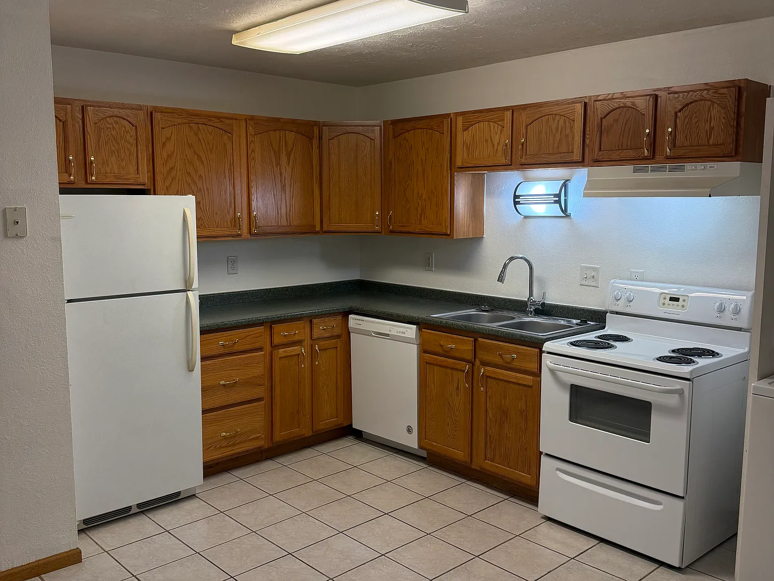3 bed, 1100 sqft, $1,280 — Photo 4