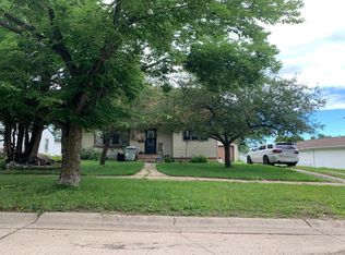 706 5th St NW, Chisholm, MN 55719