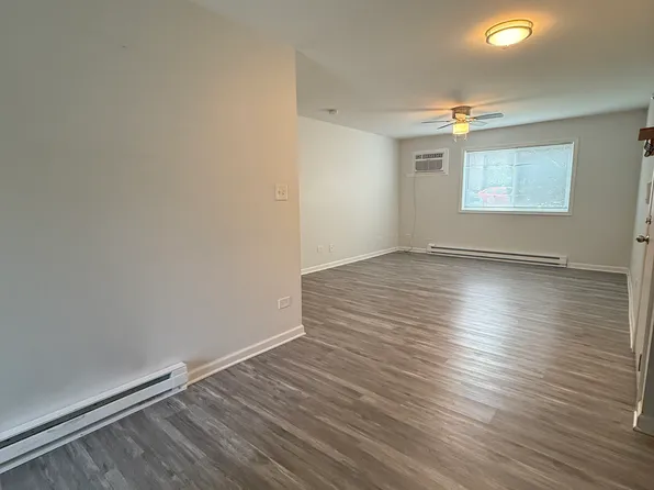 170 Waters Edge Dr #201, Glendale Heights, IL 60139