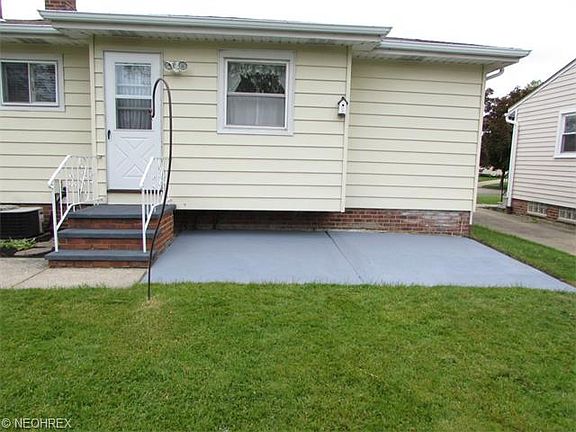 3rd image of 264 Deborah Ln