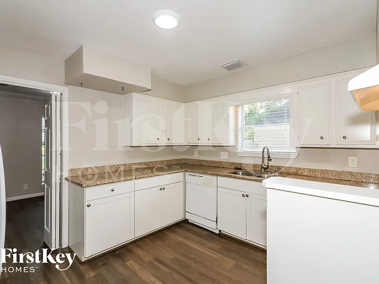 10530 Jaycreek Dr — Photo 6