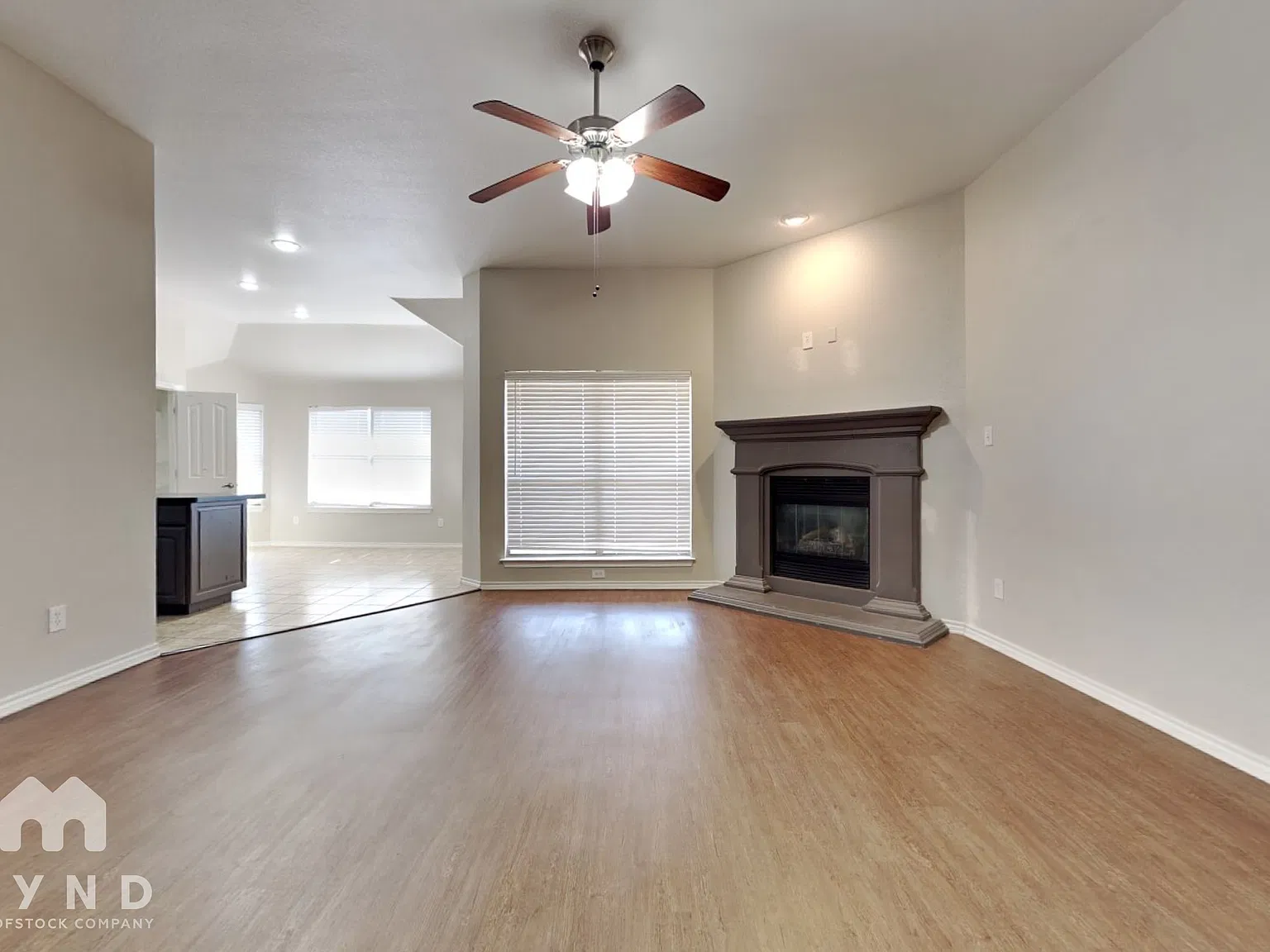 4 bed, 2.0 bath, 1905 sqft, $2,235 — Photo 2