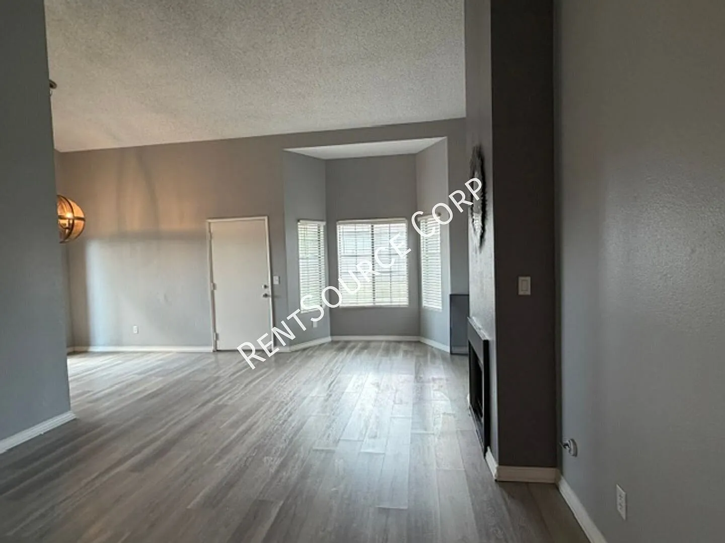 2 Bedroom 2 Bathroom Townhome For Rent in Lancaster — Photo 3