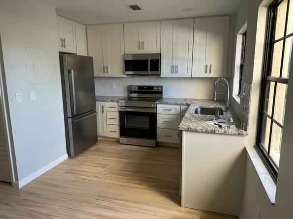 2727 75th St W APT 1AF, Bradenton, FL 34209