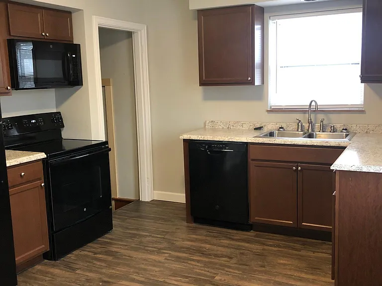1708 Norcol Ln — Photo 4