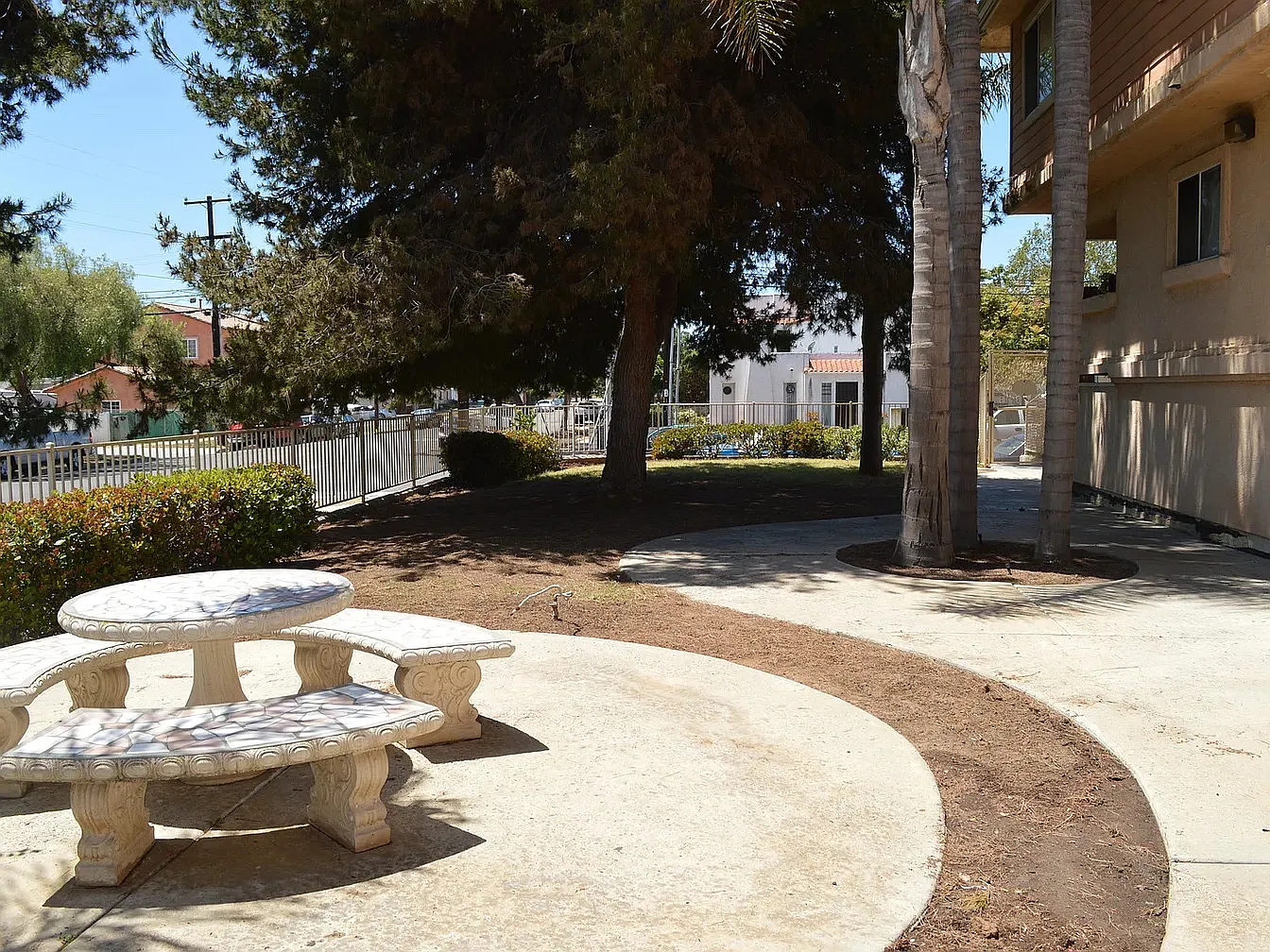 621 D St — Photo 4