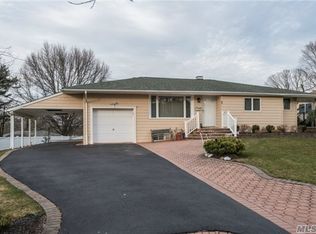 5 Eva Path, Commack, NY 11725