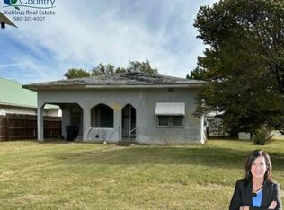 1214 Church St, Waynoka, OK 73860