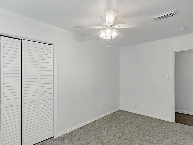5821 Circular Dr — Photo 25