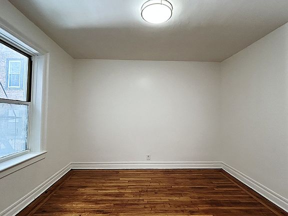 5th image of 11 Gifford Ave #22E