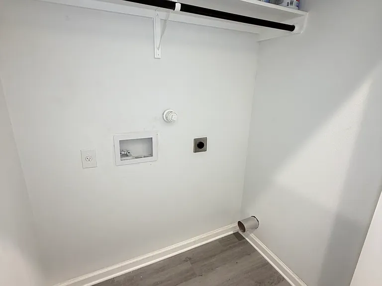147 Vine St — Photo 15