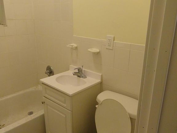 4th image of 236 Jewett Ave APT 3