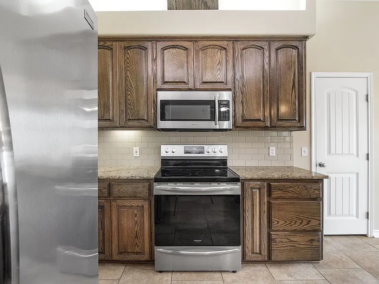 3825 Kangaroo Ct — Photo 19