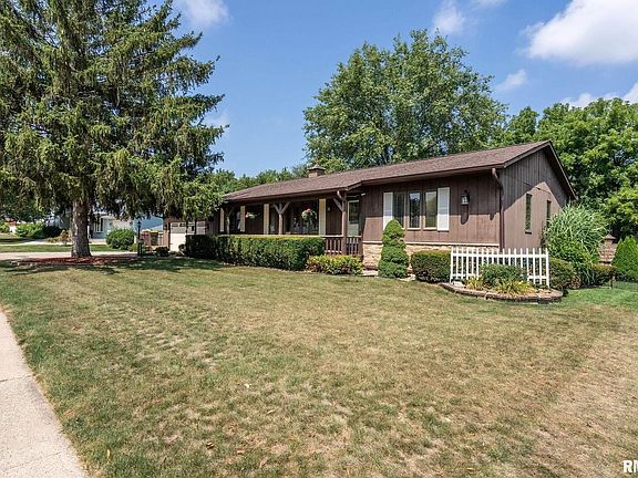 2nd image of 411 Richmond Hill Dr