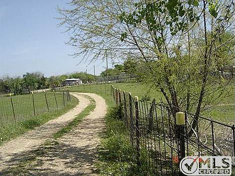 3rd image of 508 Goliad Cir