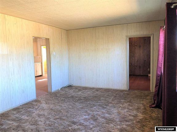 2nd image of 418 Carbon St