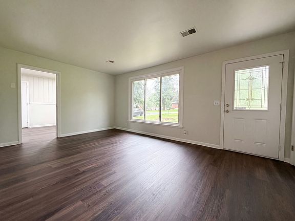 2nd image of 211 Isaac Dr