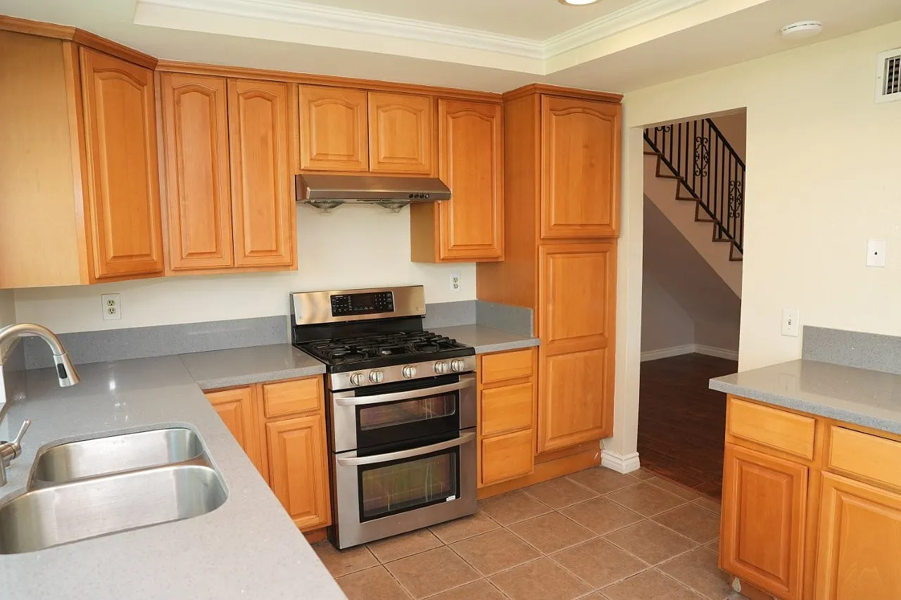 3 bed, 1584 sqft, $3,450 — Photo 1