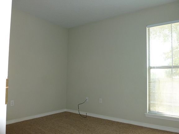 4th image of 13700 Dunvegan Drive