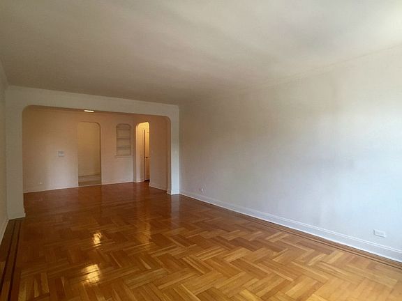 3rd image of 560 W 218th St APT 1C