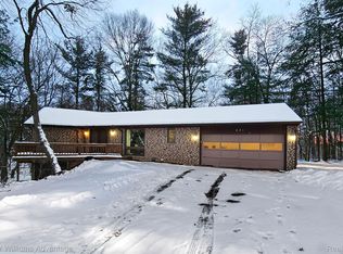 421 Bonnie Cir, Howell, MI 48843