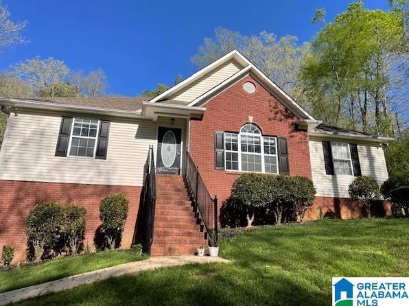 77 Mountain Lake Rd, Warrior, AL 35180